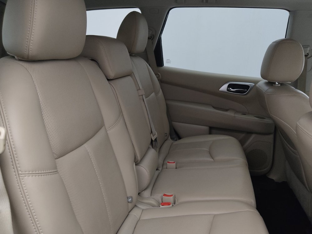 Used 2017 Nissan Pathfinder Platinum FWD image 19