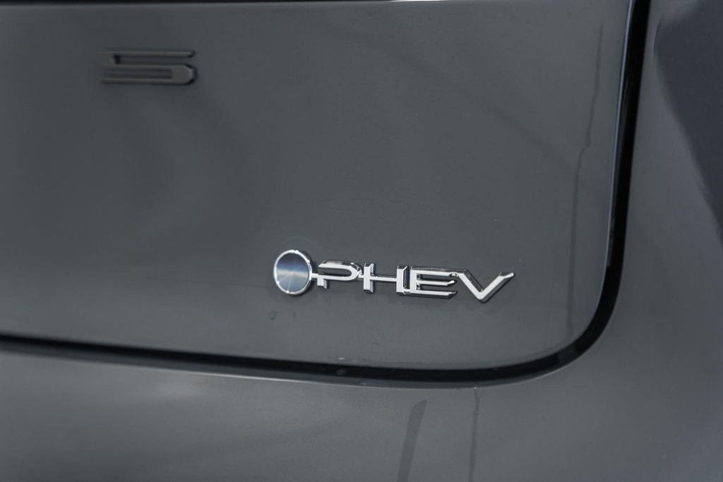 New 2026 Toyota Prius Plug-In Hybrid image 8