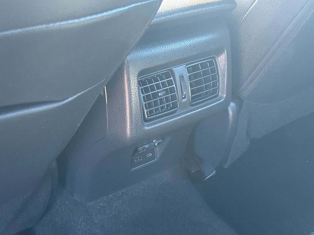 Used 2025 Toyota Camry SE image 36