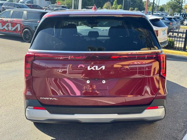 Used 2025 Kia Carnival FWD image 4