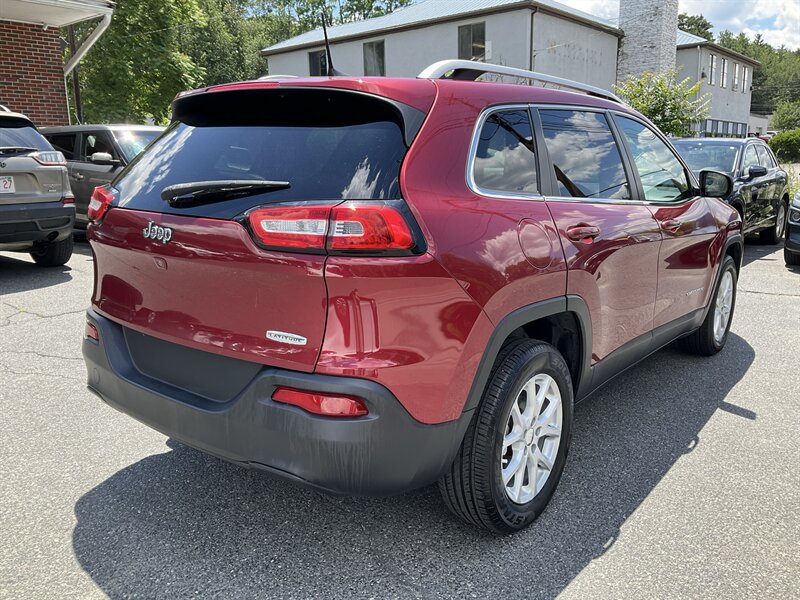Used 2016 Jeep Cherokee Latitude FWD image 5