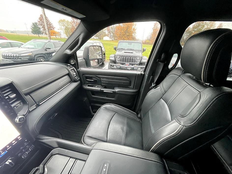Used 2023 RAM 2500 Limited image 32