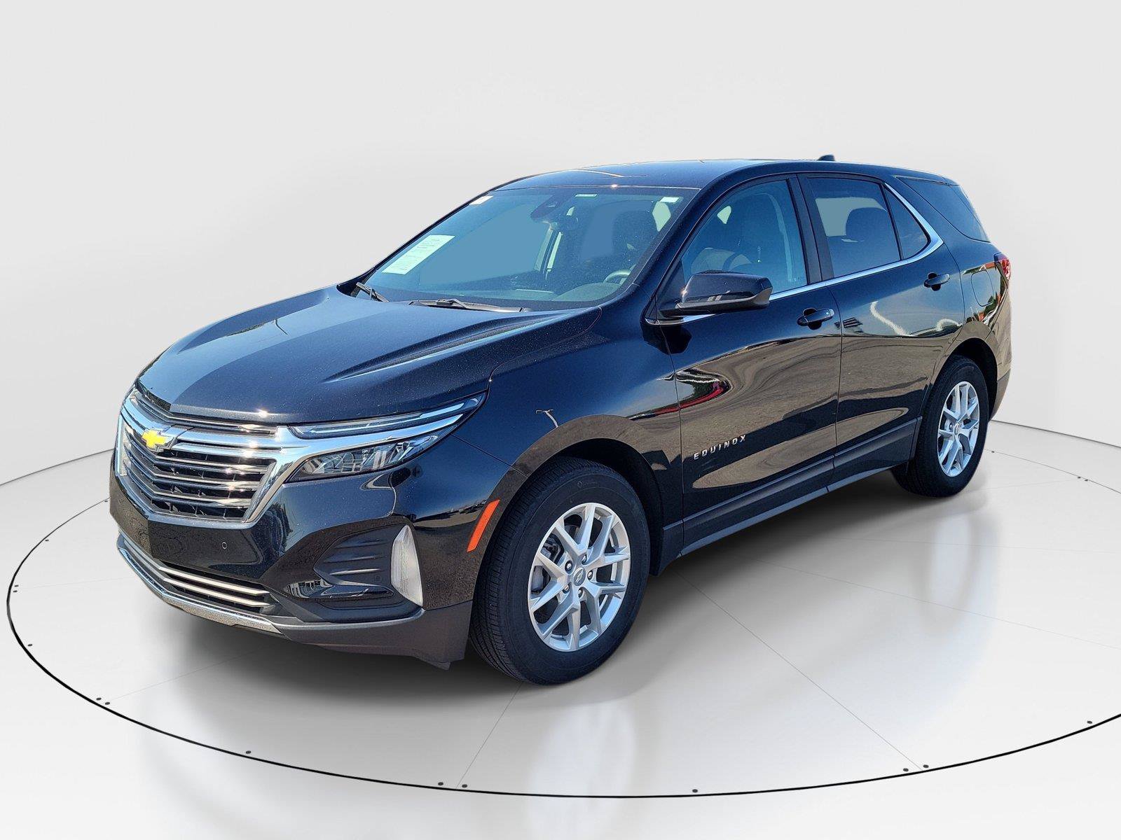 Used 2024 Chevrolet Equinox LT FWD image 2