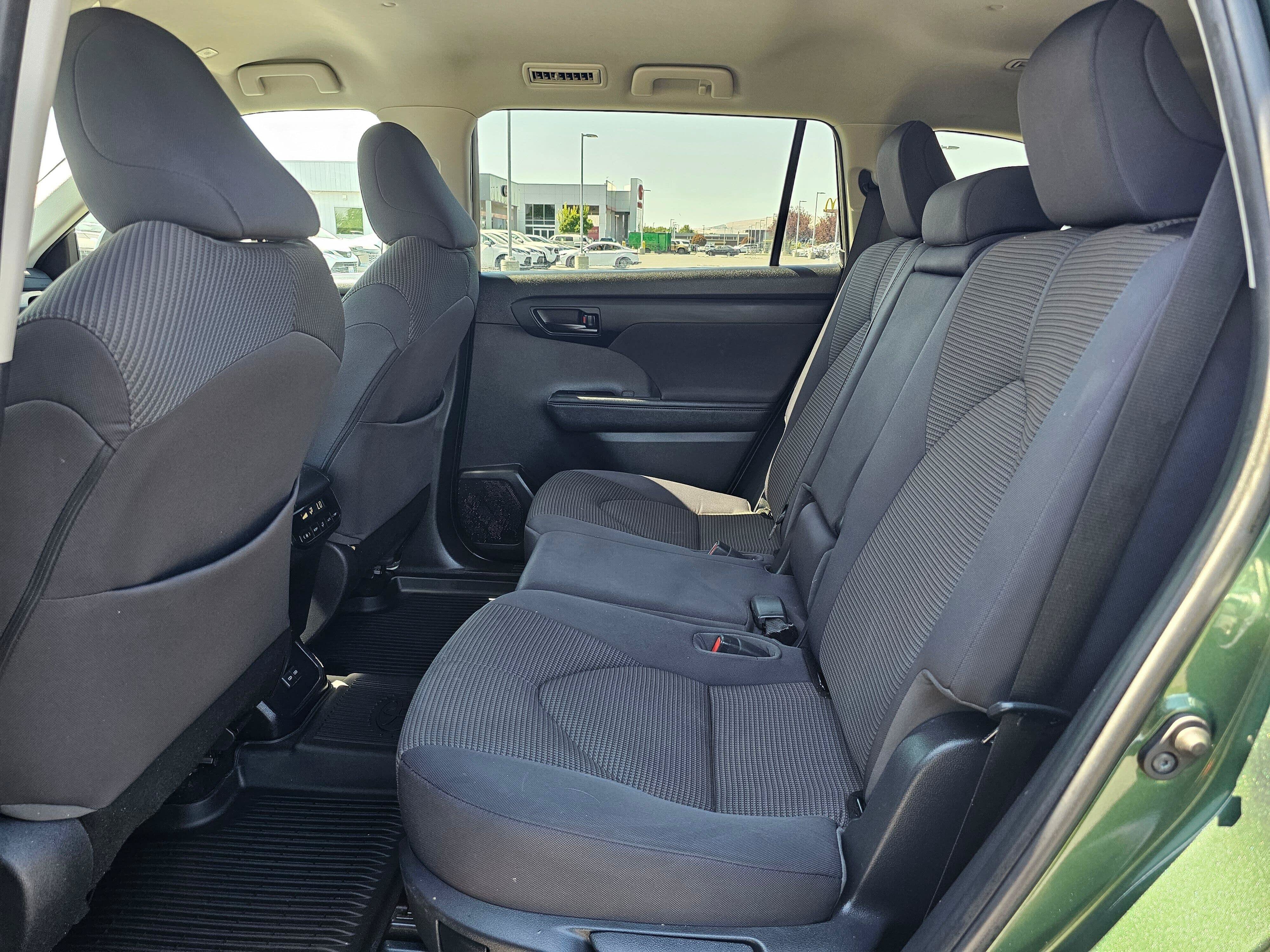 Used 2023 Toyota Highlander L AWD/4WD image 17