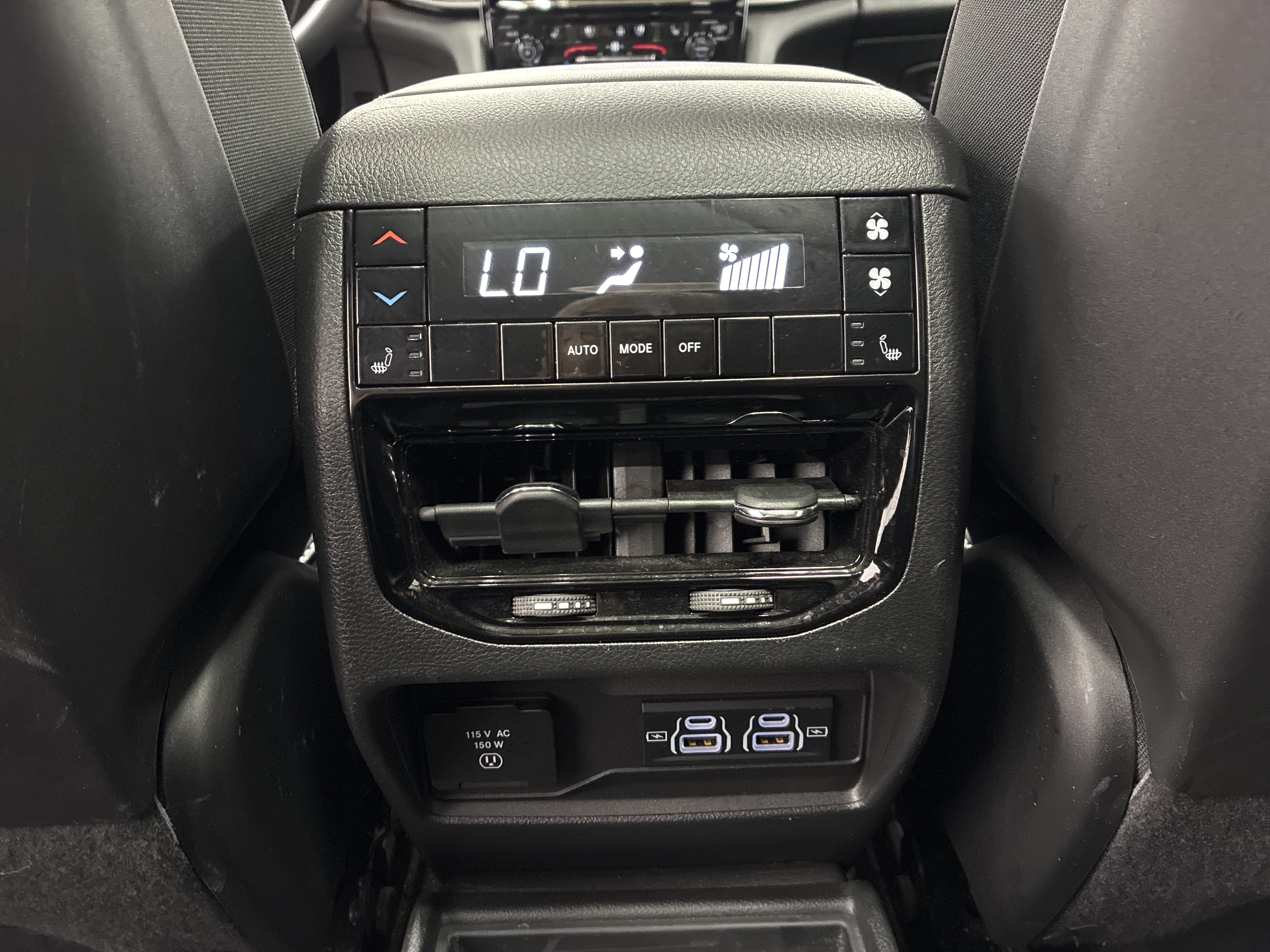 Certified 2024 Jeep Grand Cherokee L Limited w/ Luxury Tech Group II AWD/4WD image 15