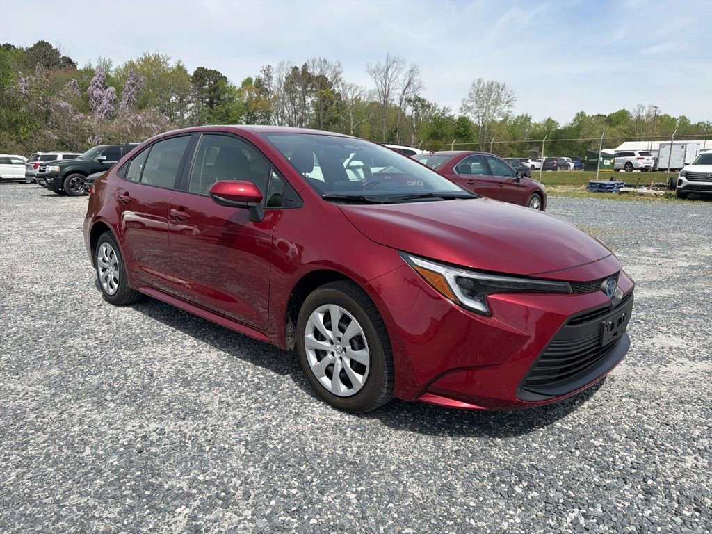 Used 2025 Toyota Corolla LE image 7