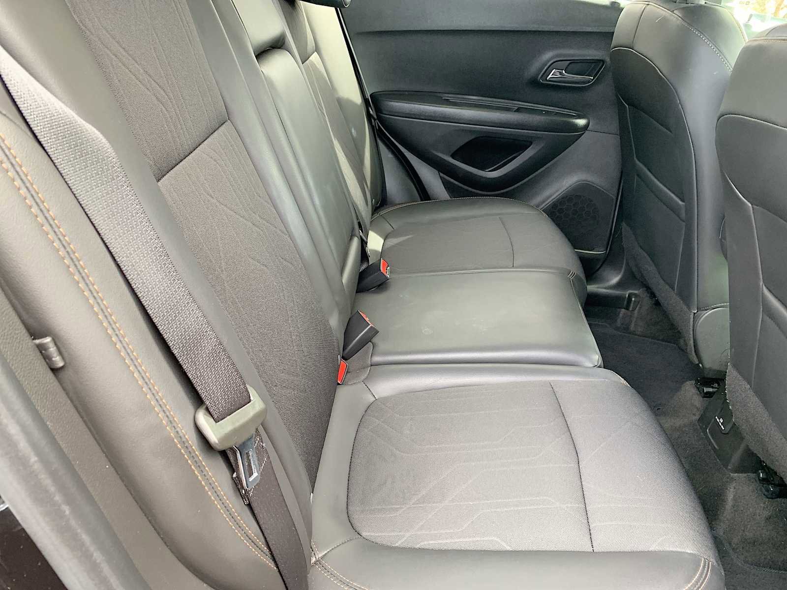 Certified 2022 Chevrolet Trax LT w/ Midnight Edition image 24