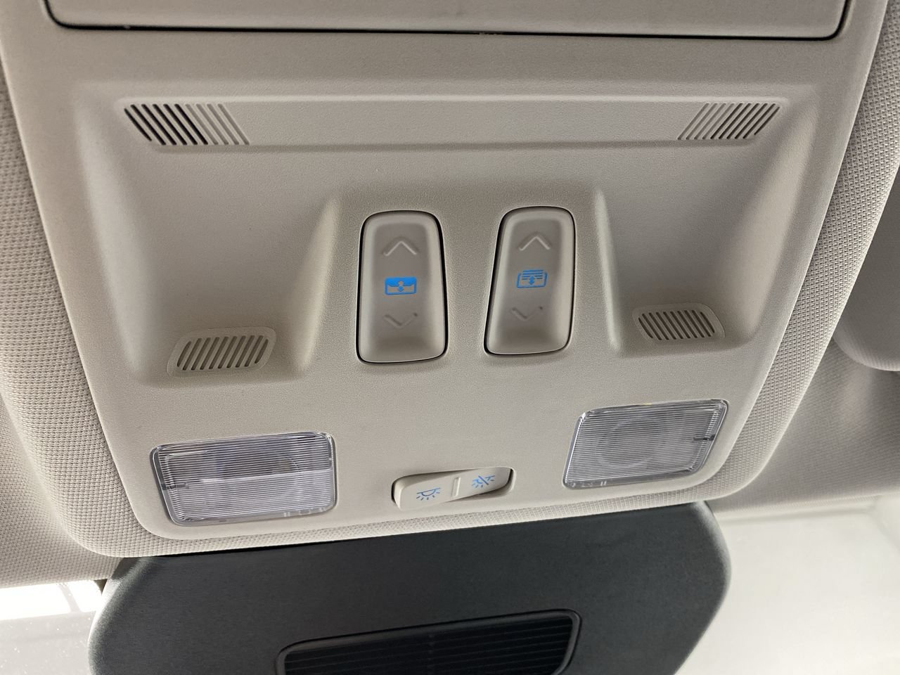 New 2024 Ford Escape SE w/ PHEV Premium Package FWD image 26