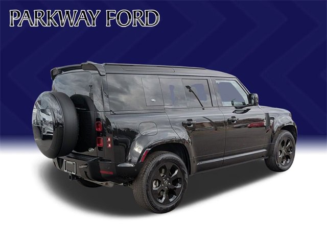 Used 2023 Land Rover Defender 110 X-Dynamic SE image 5