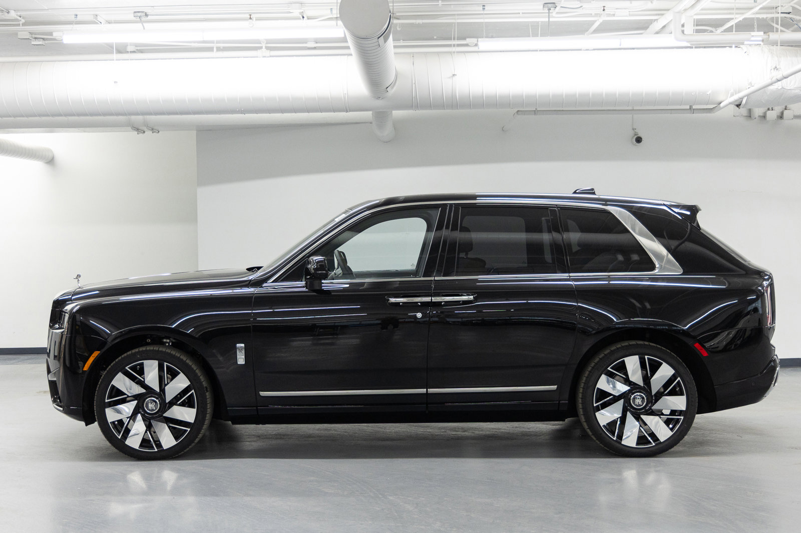 New 2026 Rolls-Royce Cullinan image 2