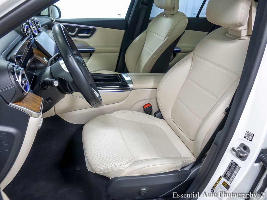 Used 2023 Mercedes-Benz GLC 300 4MATIC w/ Exclusive Trim Package image 9