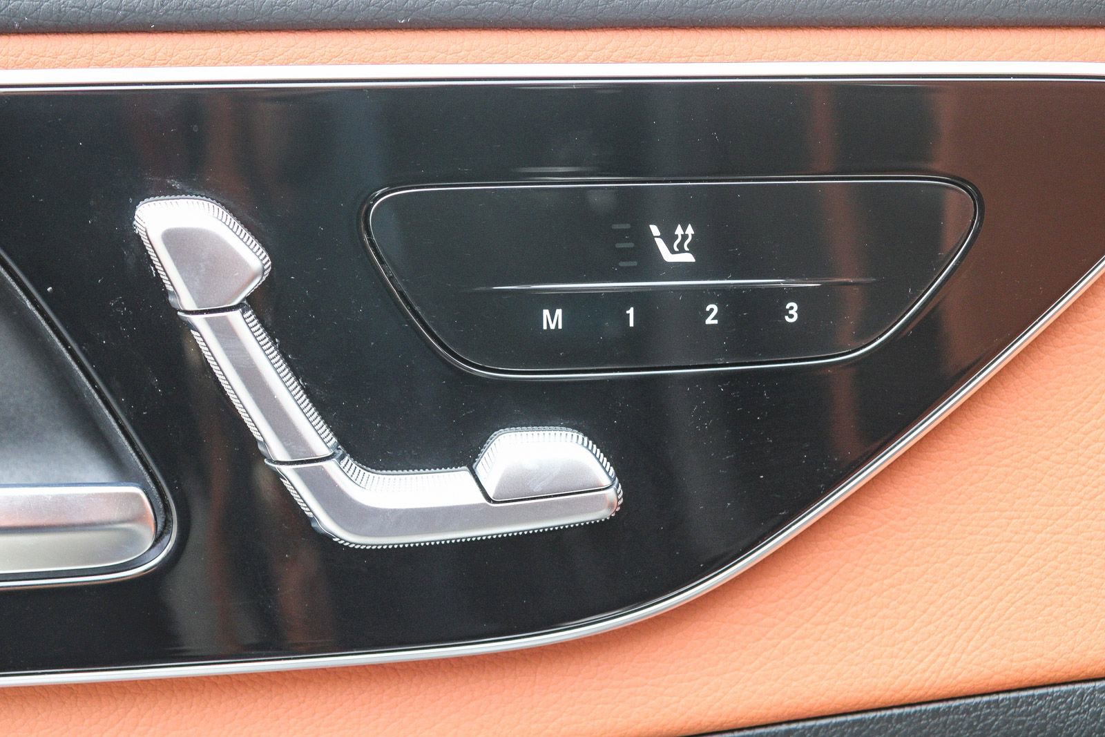 Certified 2025 Mercedes-Benz C 300 Sedan image 21