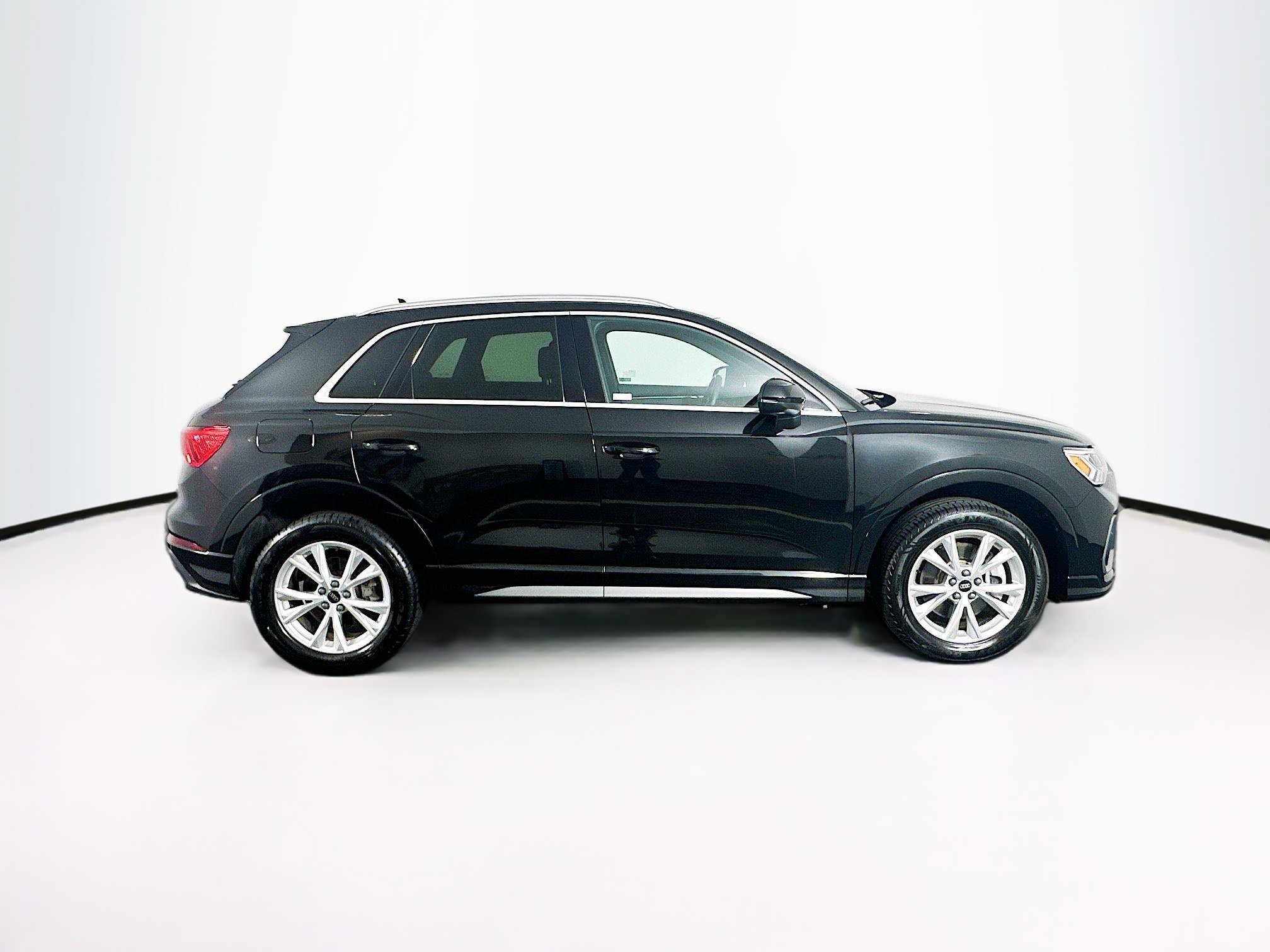 Used 2025 Audi Q3 2.0T Premium AWD/4WD image 10