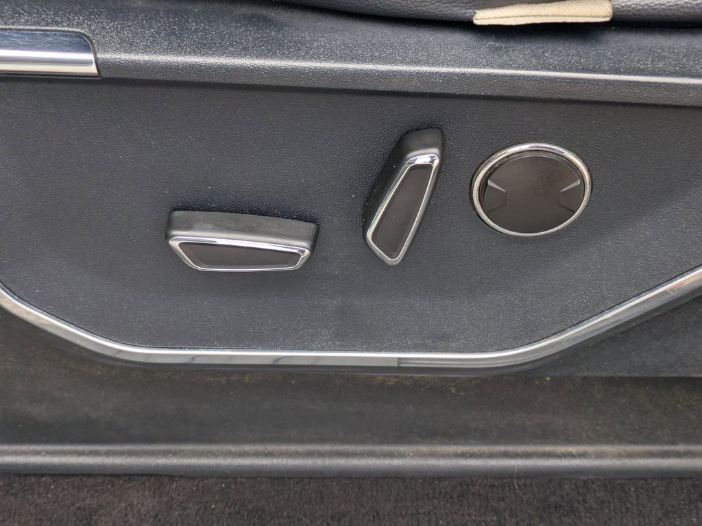 Used 2021 Ford F150 Lariat image 19