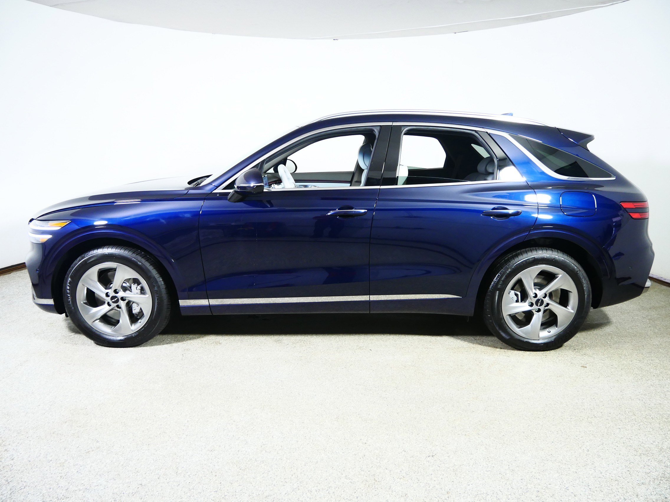 Used 2026 Genesis GV70 2.5T Advanced AWD/4WD image 4