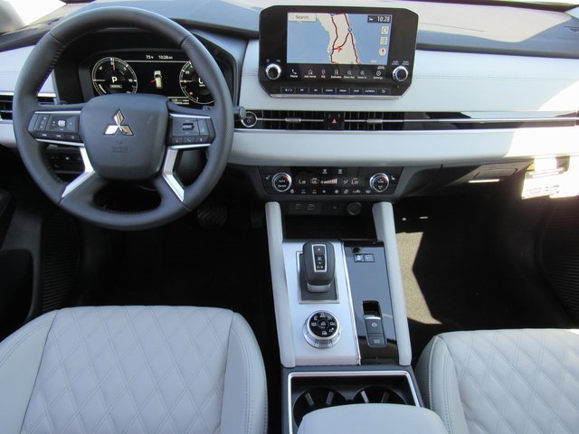New 2025 Mitsubishi Outlander SEL image 11