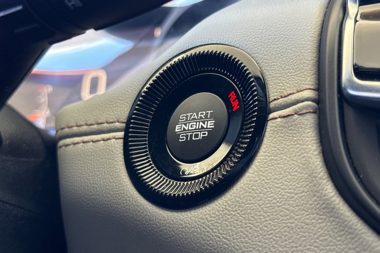 Used 2025 Jeep Compass Limited image 33