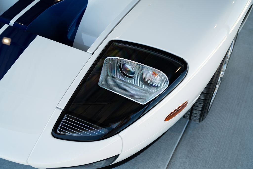 Used 2006 Ford GT RWD image 41