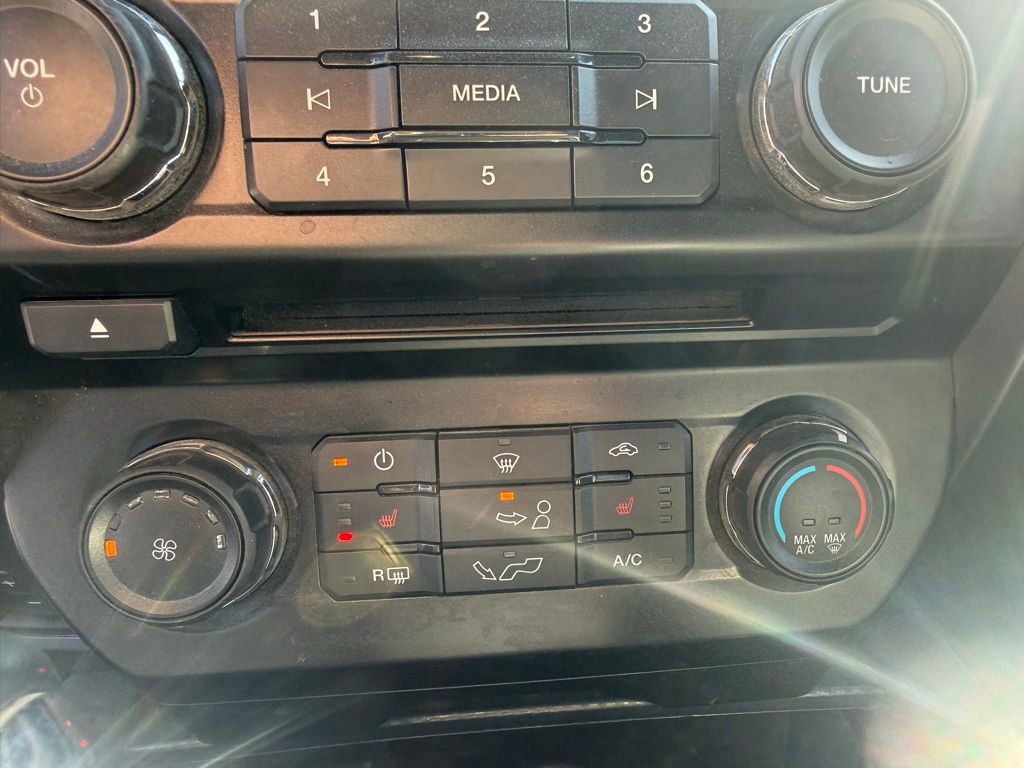 Used 2018 Ford F150 XLT w/ Equipment Group 302A Luxury image 4