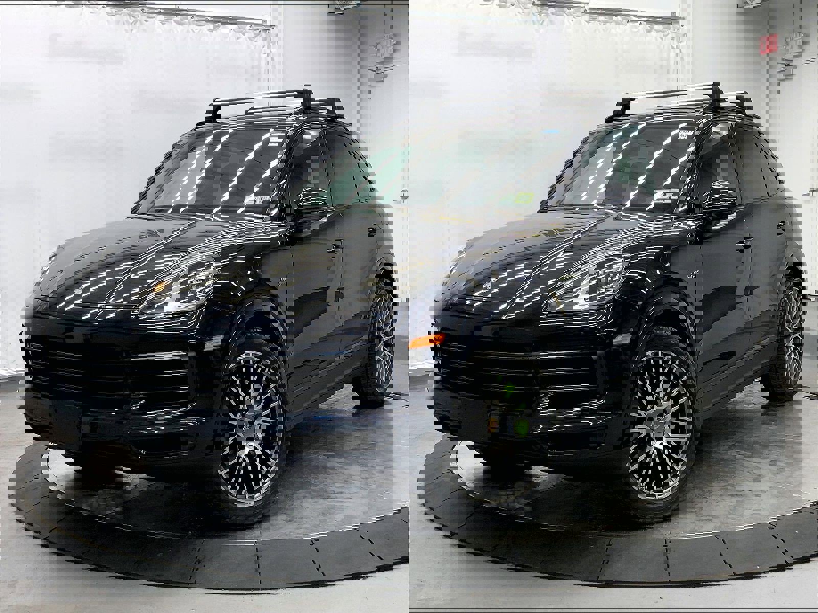 Used 2023 Porsche Cayenne Platinum Edition image 1