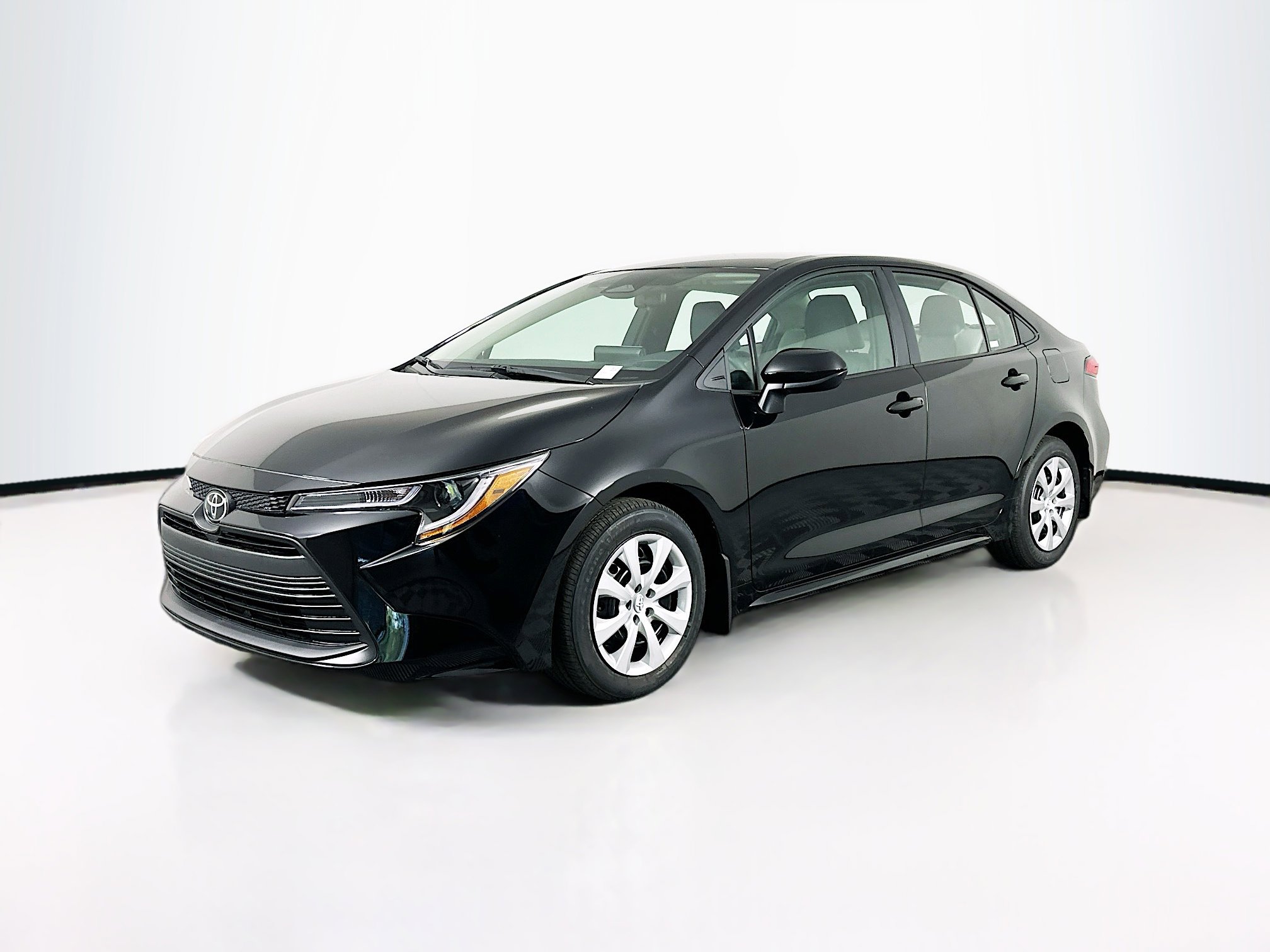 Used 2026 Toyota Corolla LE image 3