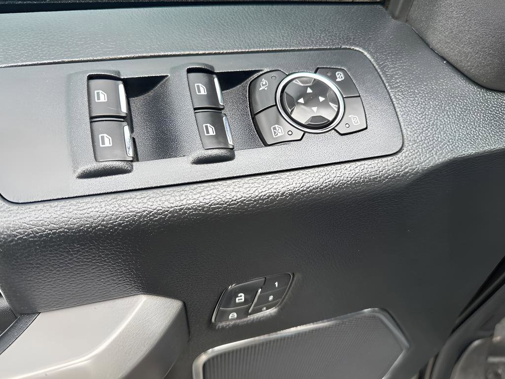 Used 2018 Ford F150 Platinum w/ Equipment Group 701A Luxury AWD/4WD image 12