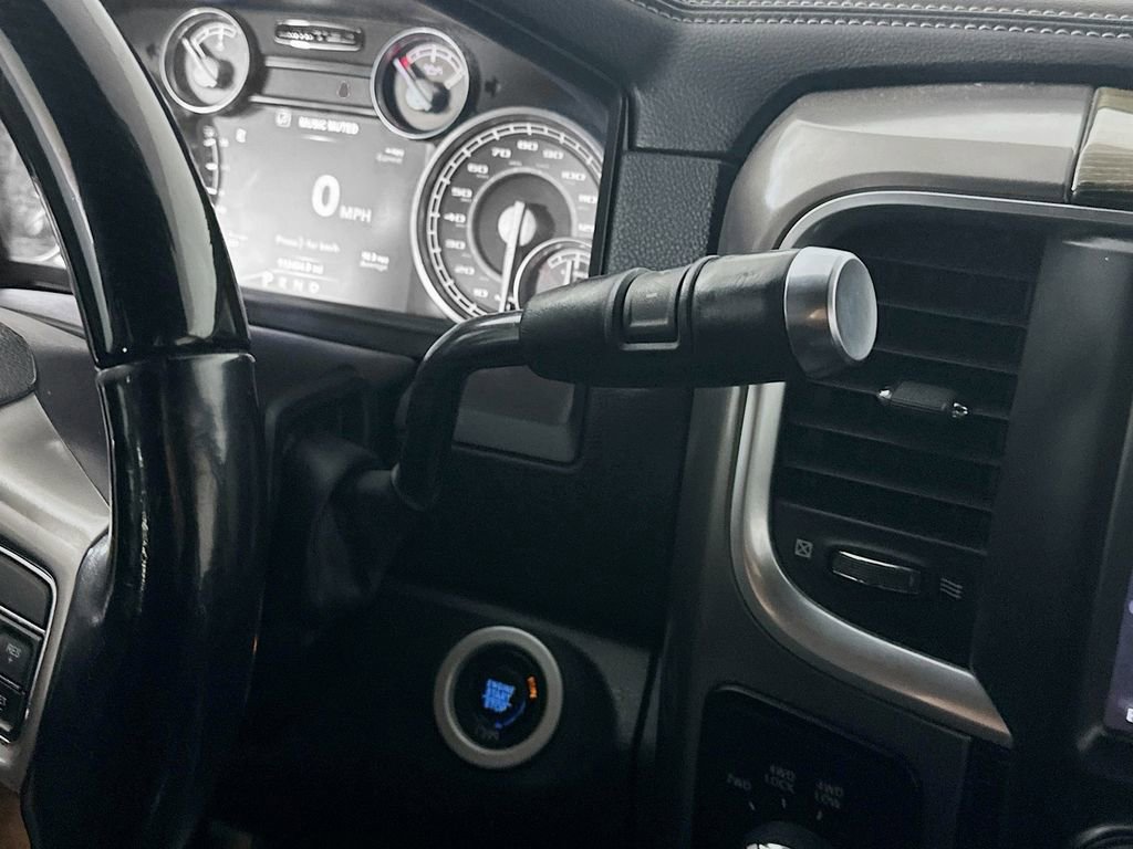 Used 2017 RAM 3500 Laramie Longhorn image 16