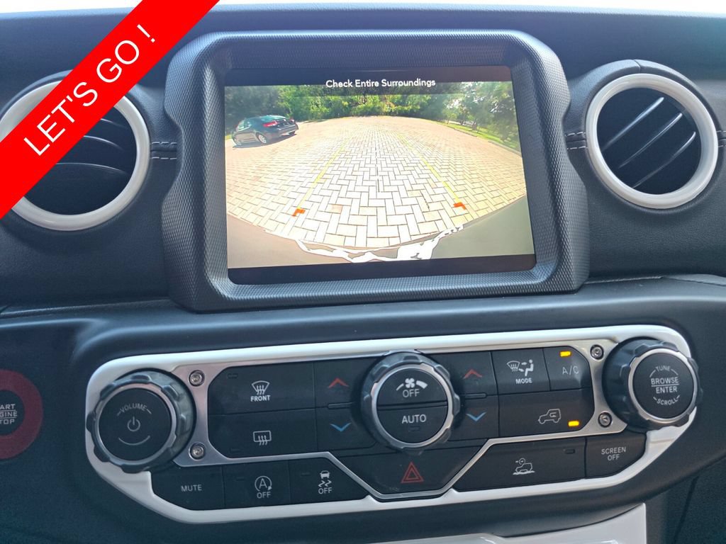 Used 2022 Jeep Wrangler Unlimited Sahara AWD/4WD image 34