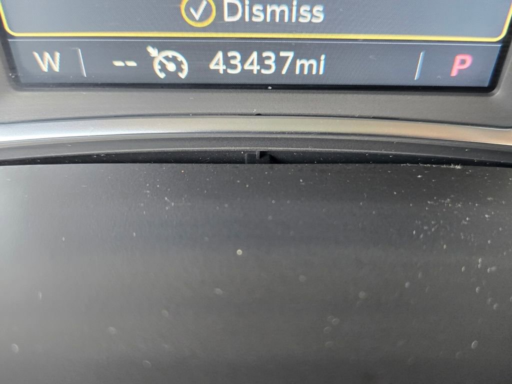 Used 2023 Chevrolet Traverse LT FWD image 28