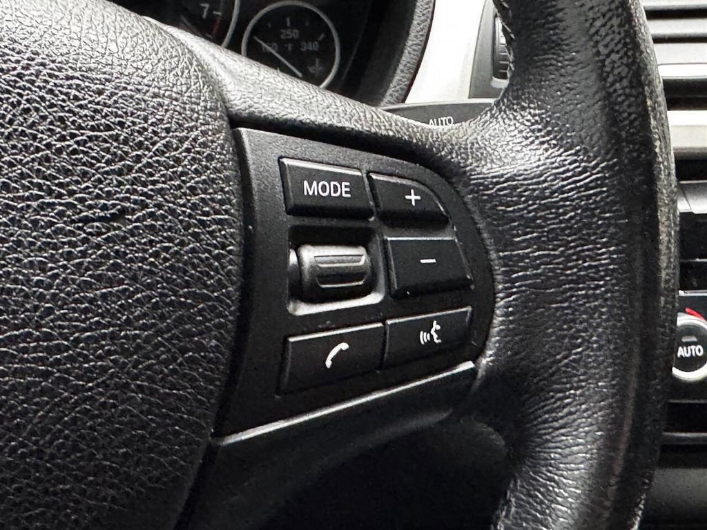 Used 2018 BMW 320i xDrive Sedan image 29