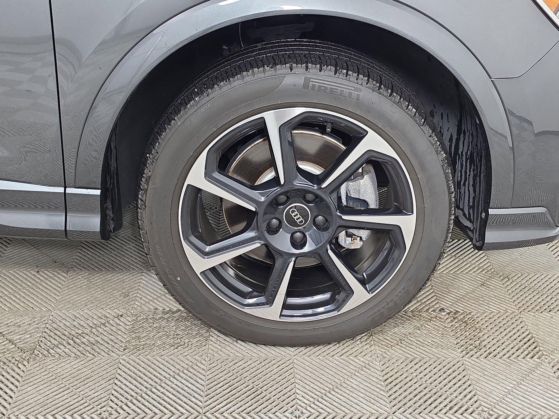Certified 2025 Audi Q3 2.0T Premium Plus w/ Premium Plus Package AWD/4WD image 10