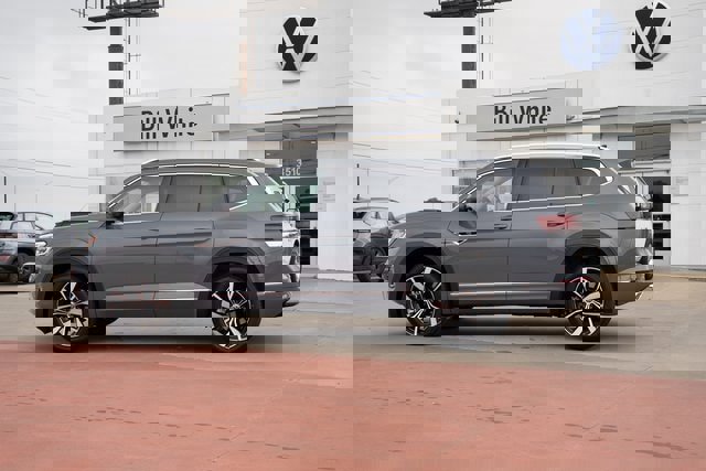 New 2025 Volkswagen Atlas SEL Premium R-Line image 3