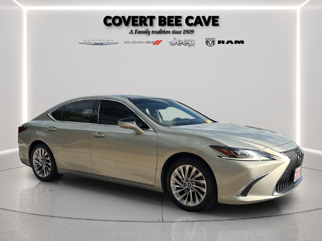 Used 2020 Lexus ES 350 Ultra Luxury w/ Accessory Package 2