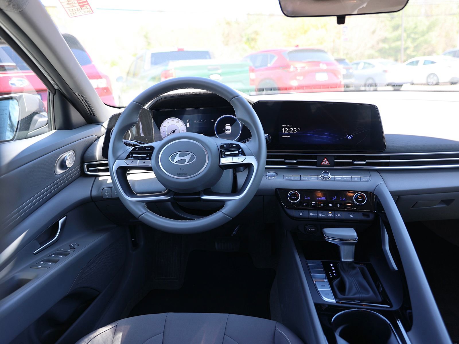 Used 2025 Hyundai Elantra SEL FWD image 12