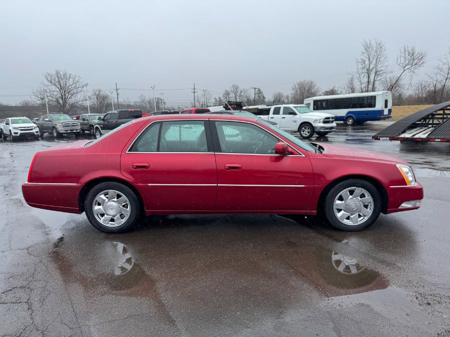 Used 2011 Cadillac DTS 4dr Sdn Base FWD image 6