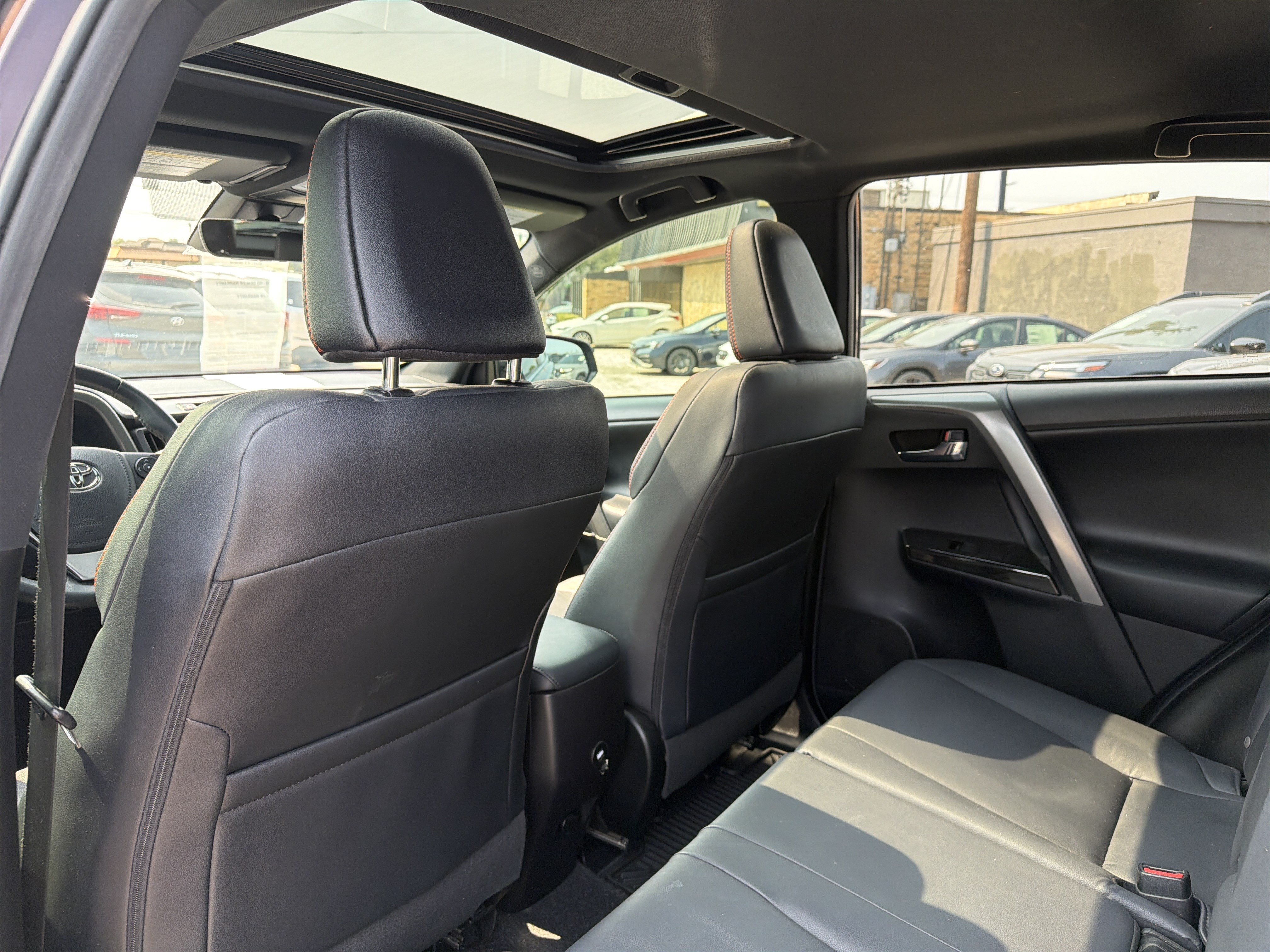 Used 2018 Toyota RAV4 SE w/ Power Extra Value Package FWD image 26