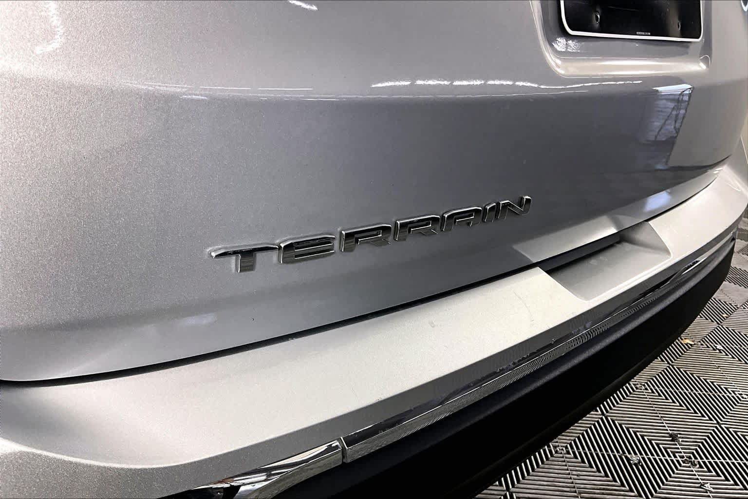 Used 2022 GMC Terrain SLT FWD image 30