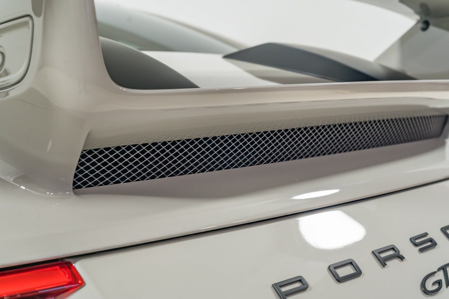 Used 2018 Porsche 911 GT3 RWD image 45