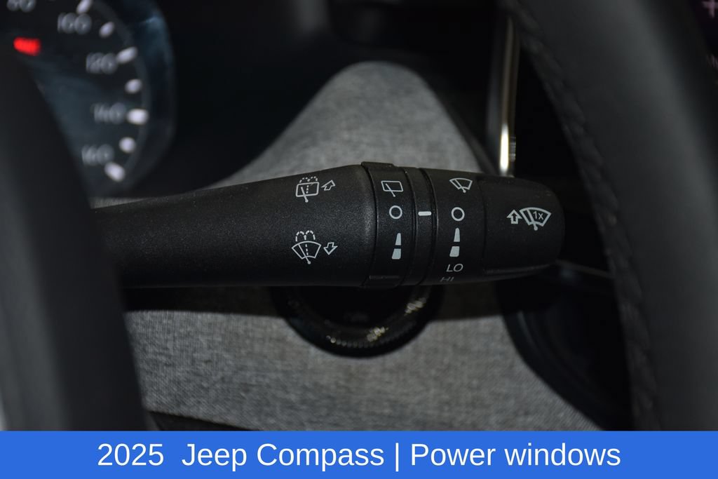 Used 2025 Jeep Compass Latitude w/ Sun & Sound Group AWD/4WD image 13