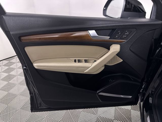 Used 2022 Audi Q5 2.0T Premium Plus w/ Premium Plus Package image 23