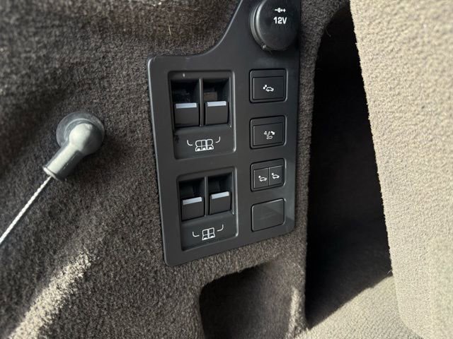 Used 2017 Land Rover Discovery HSE Luxury image 32