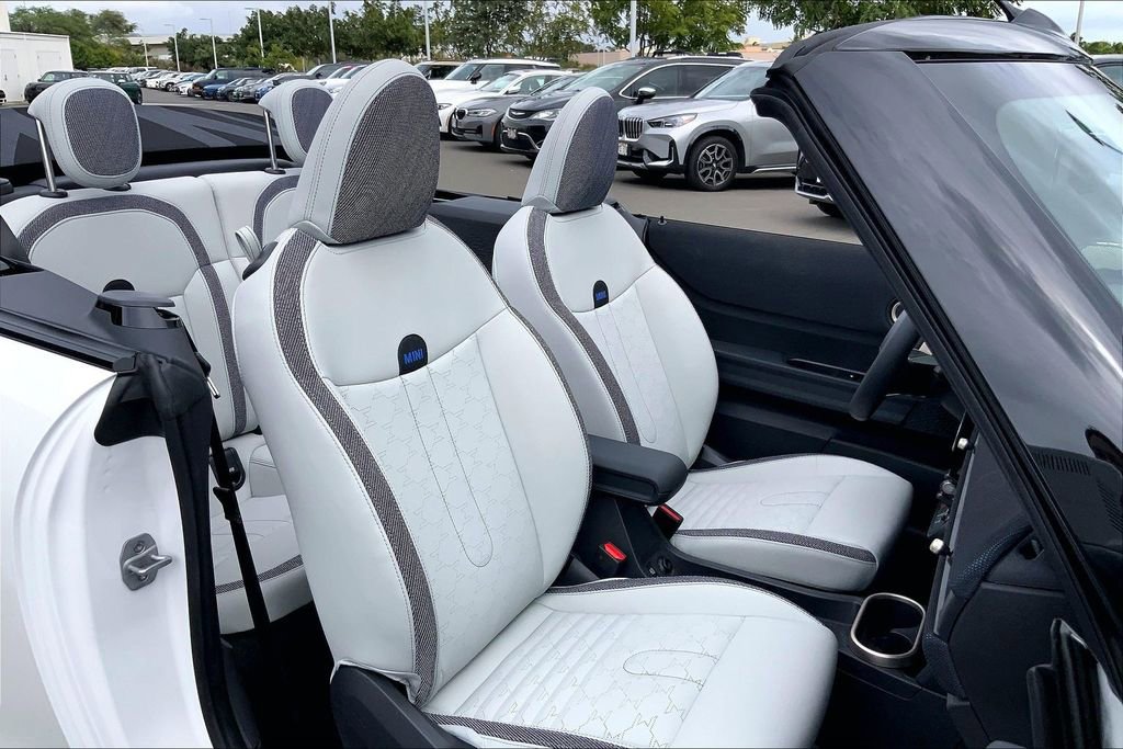 Certified 2025 MINI Cooper S image 8