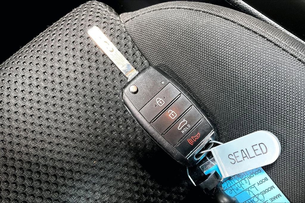 Used 2020 Kia Optima LX image 13