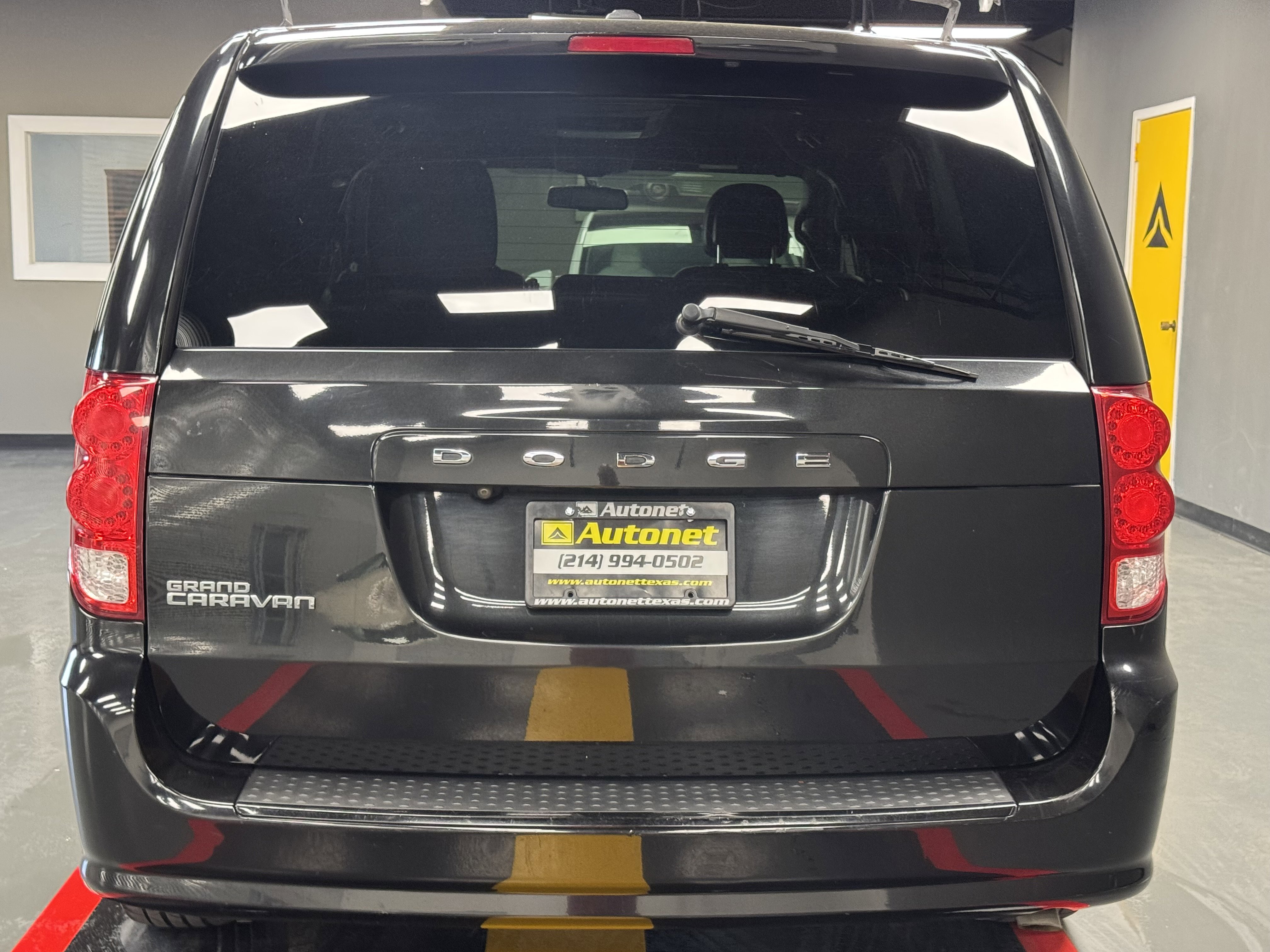 Used 2018 Dodge Grand Caravan SXT w/ Driver Convenience Group image 5