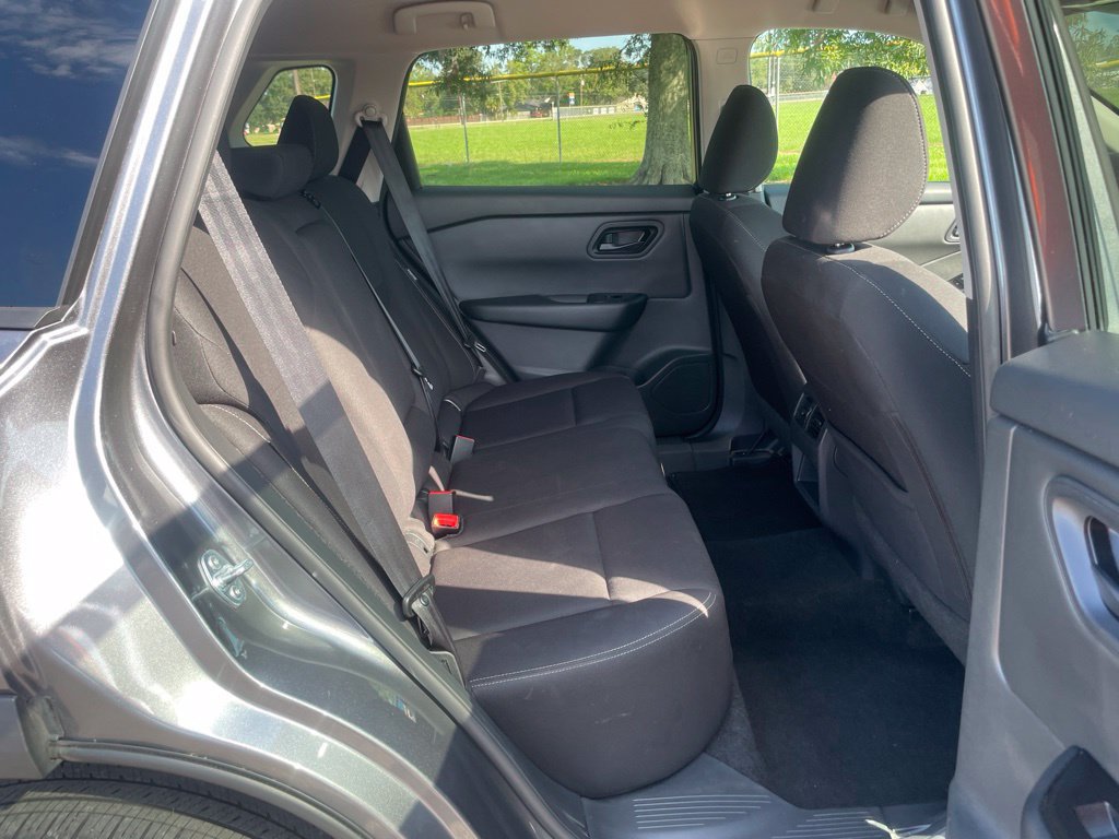Used 2024 Nissan Rogue S FWD image 15