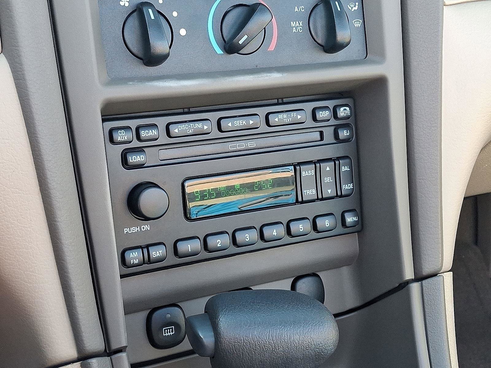 Used 2004 Ford Mustang Deluxe image 23