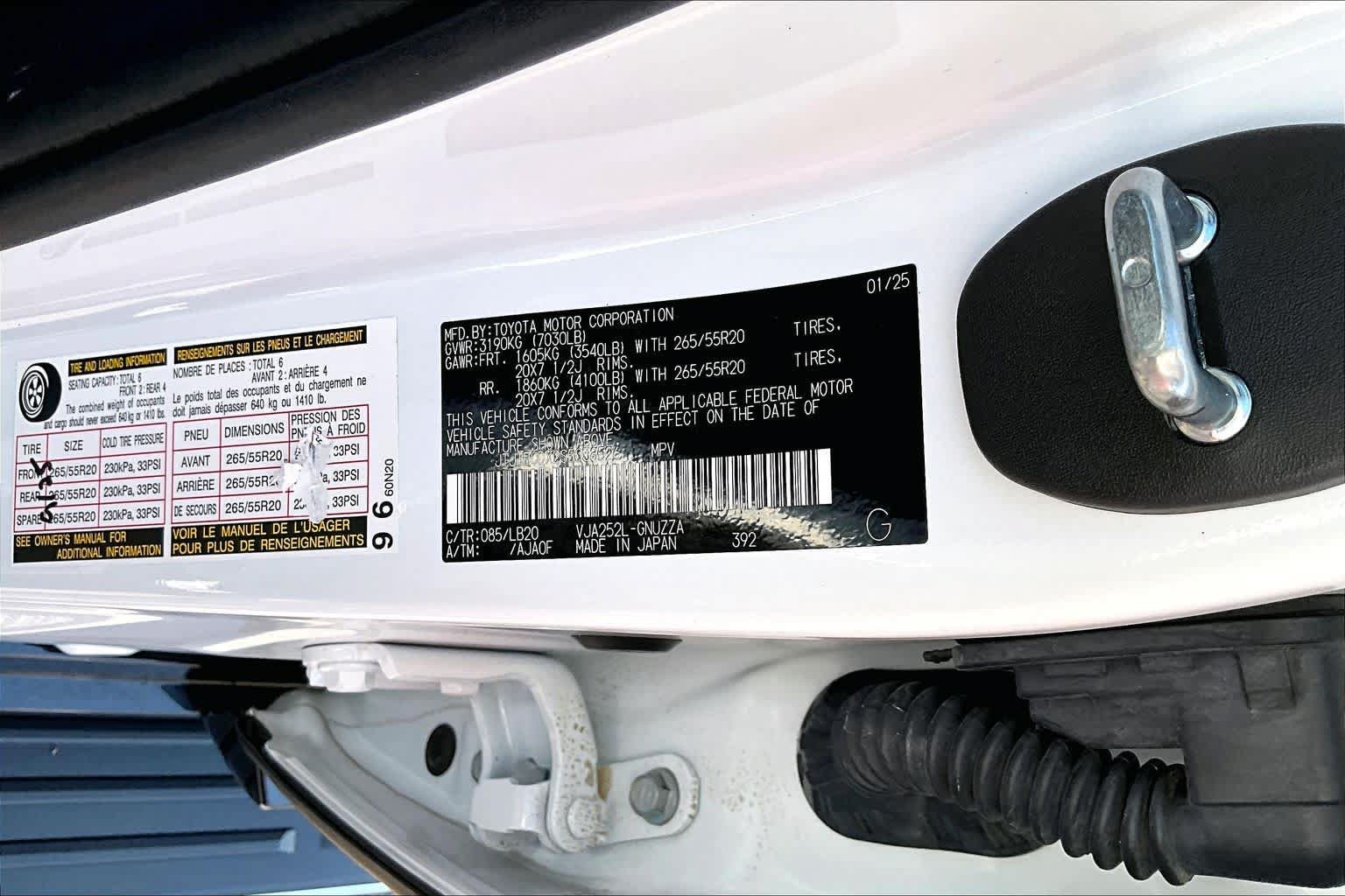 Used 2025 Lexus GX 550 w/ Accessory Package (2T) AWD/4WD image 36