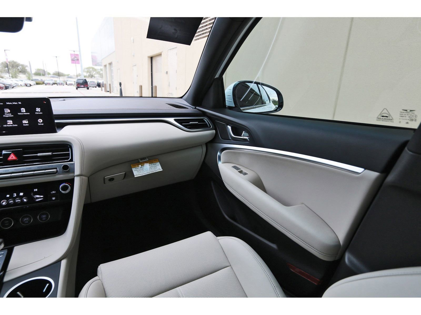 Used 2026 Genesis G70 2.5T image 8