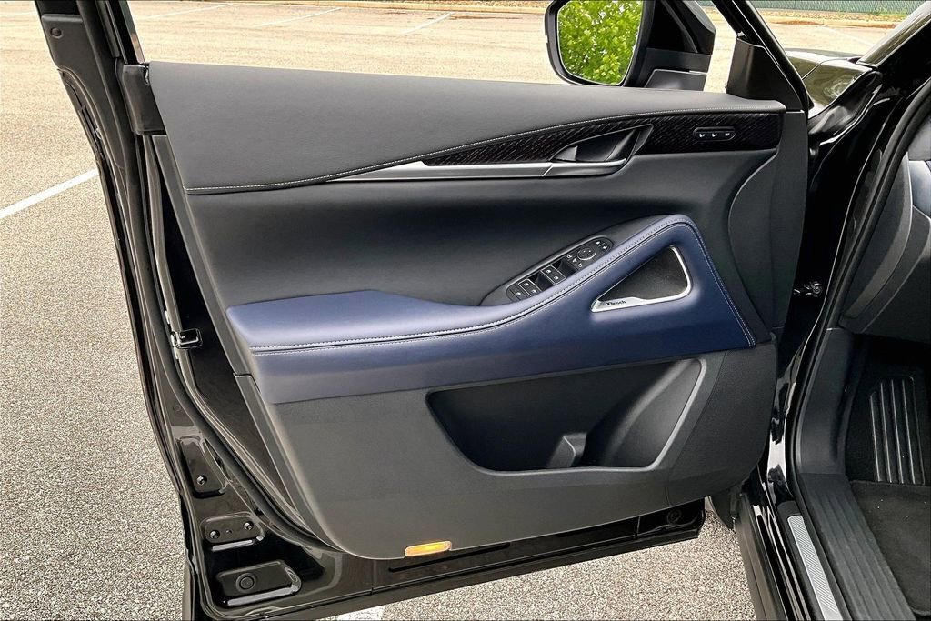 Certified 2026 INFINITI QX60 Sport w/ Dark Cargo Package AWD/4WD image 22