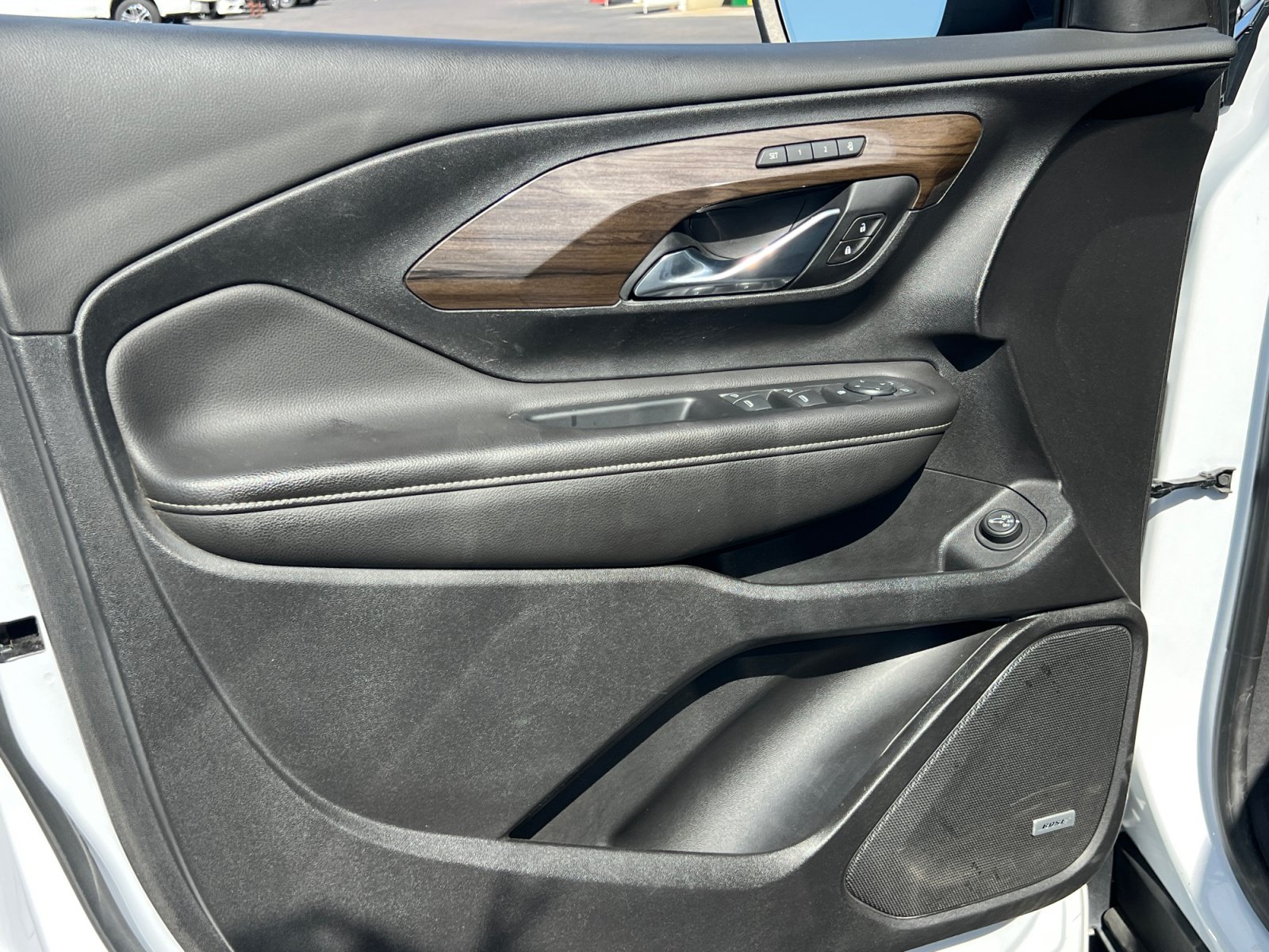 Used 2020 GMC Terrain Denali w/ Denali Premium Package FWD image 13